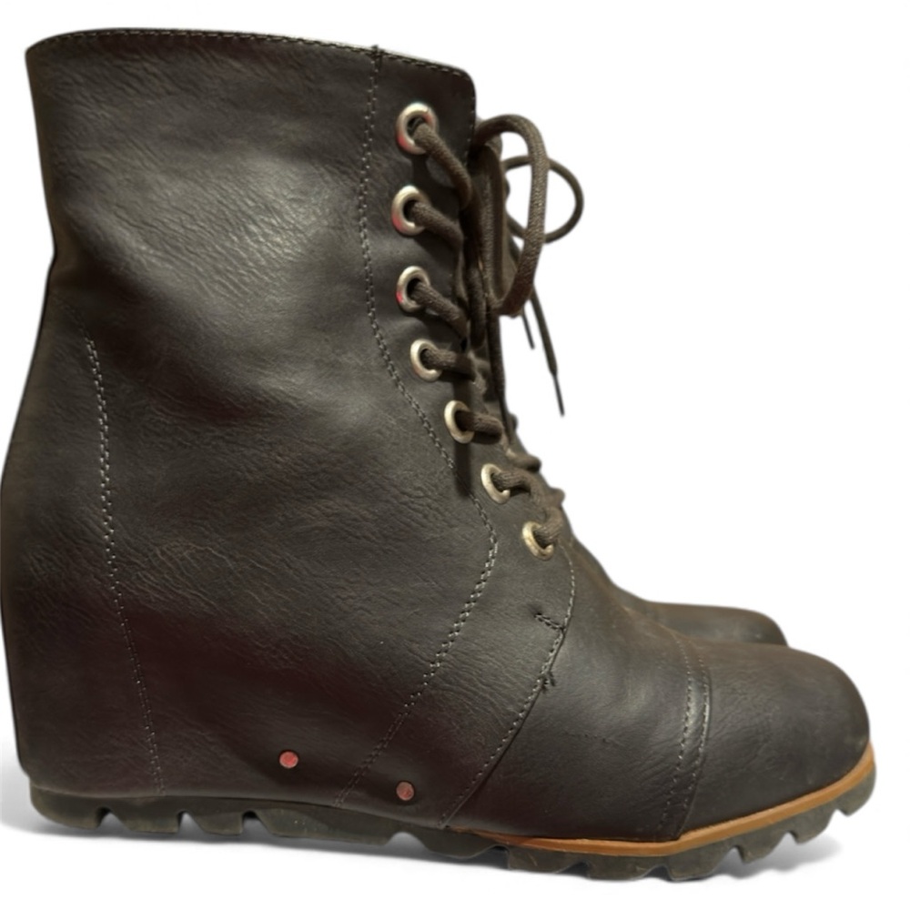 UNIONBAY Charcoal Grey Lace Up wedge Boots 7.5 EUC